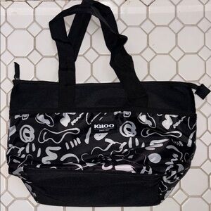 Igloo Black and White Insulated NWOT